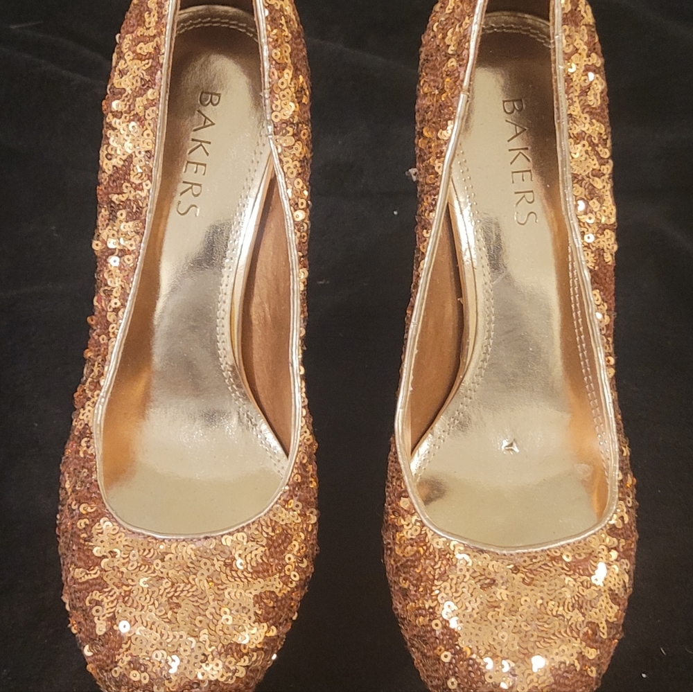 Heels - Picture 2 of 6